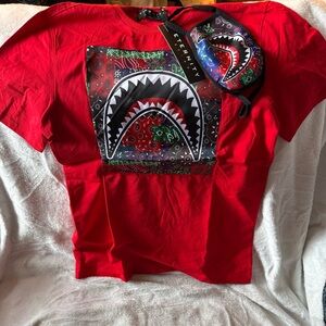 New Red Graphic Shark Monster Shirt Size Large w/ Mask
